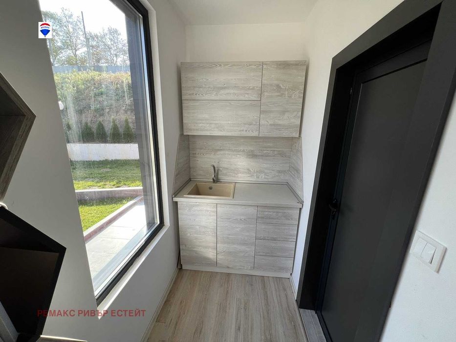 Дава се под наем Парцел в Русе, Средна кула - 2000 кв.м за 870 € - Снимка #9