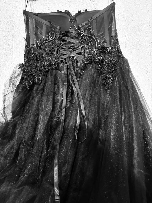 Бална рокля .Използвана.Регулира се  с връзки