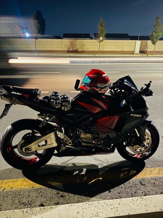 Honda Cbr600rr sotiladi