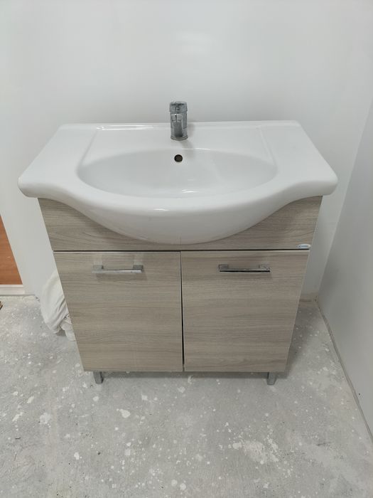 Chiuveta baie cu baterie și mască