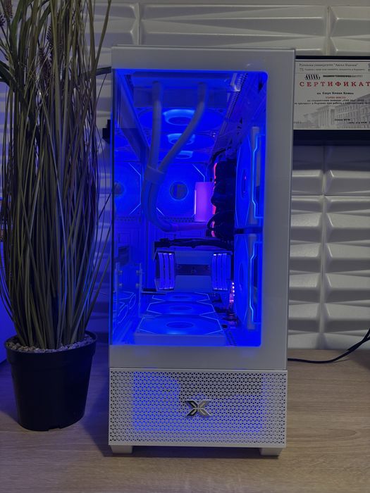 Бял геймърски компютър Ryzen 5800X/RX6950XT/Aio/16 Ram/512 ssd/1000W