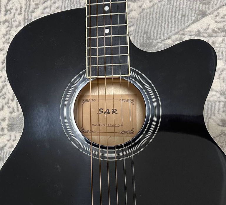 Гитара Музыкальный инструмент