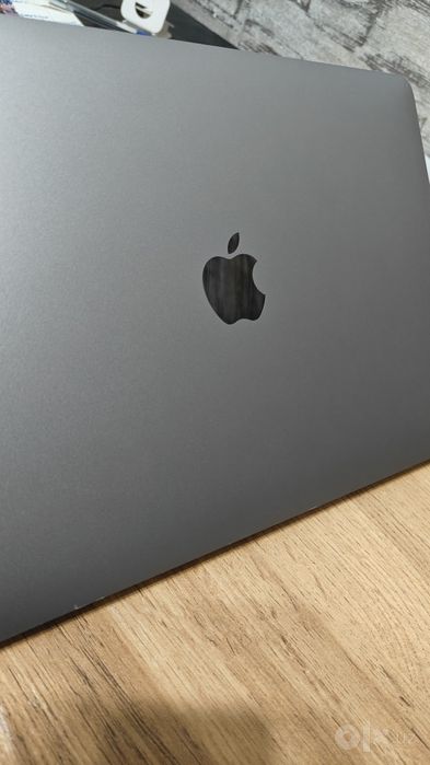 MacBook Air M1 8/256 ideal