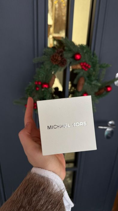 Продам часы Michael kors