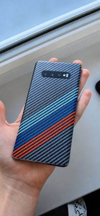 Продаю Samsung S10+ на 128 гб