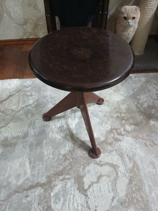 Стульчик для пианино