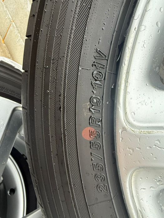 Vand cauciucuri de vara 235 55 19