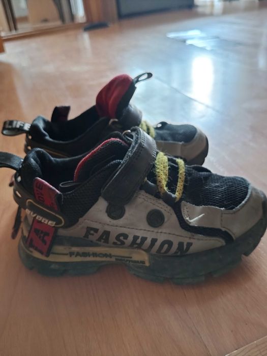 Детская обувь весенняя