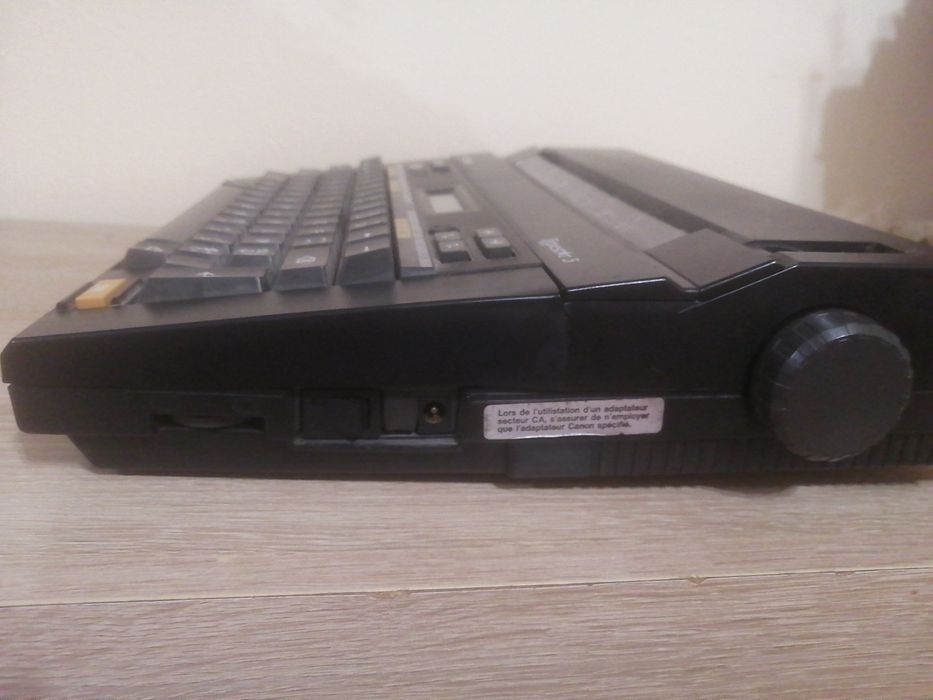 Mașina de scris veche