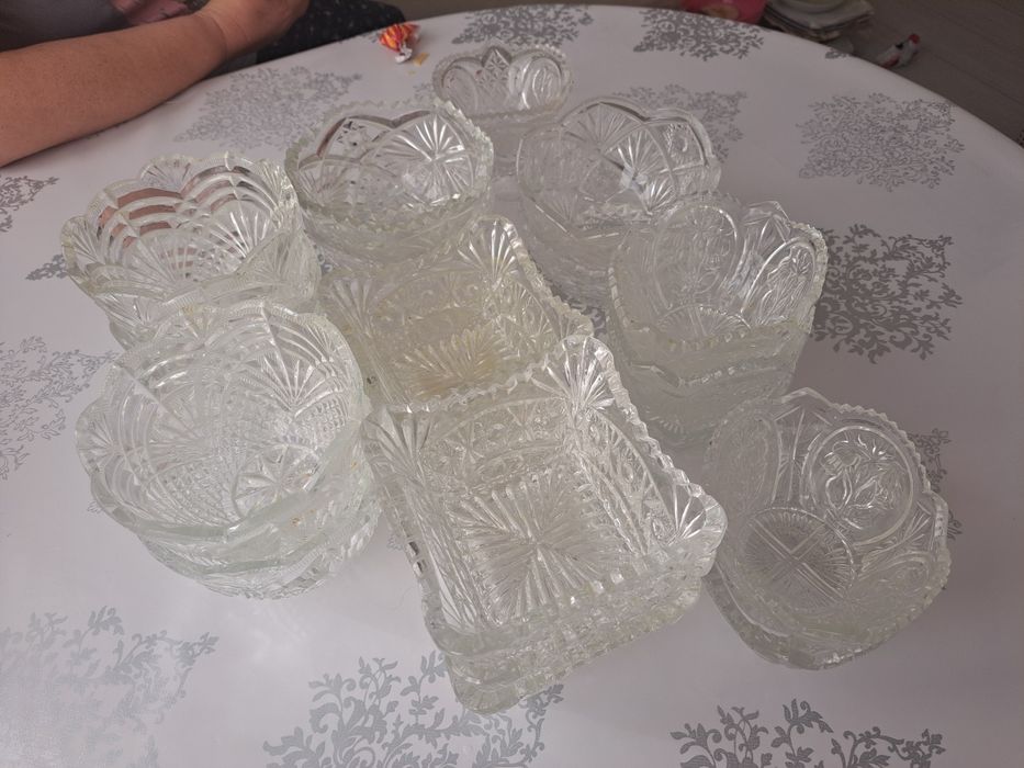 Хрусталь ыдыстар сатылады