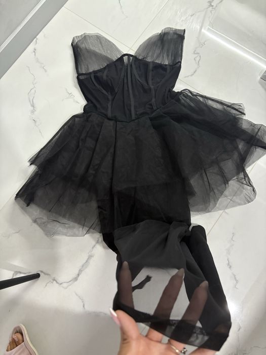 Красива елегантна рокля