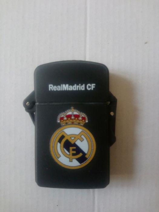 Запалки газови шест броя.