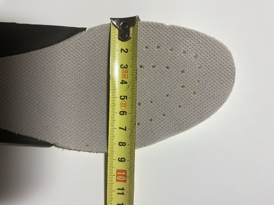 Продам недорого кроссовки Core-Tex