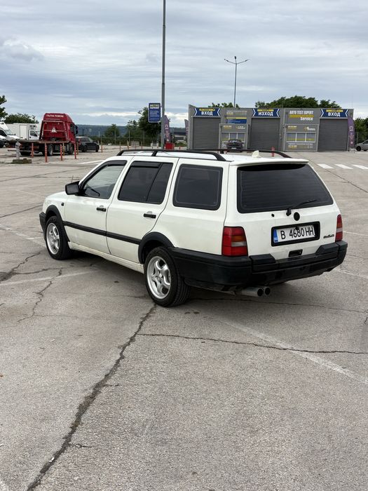 Продавам Golf 3 комби 1.8