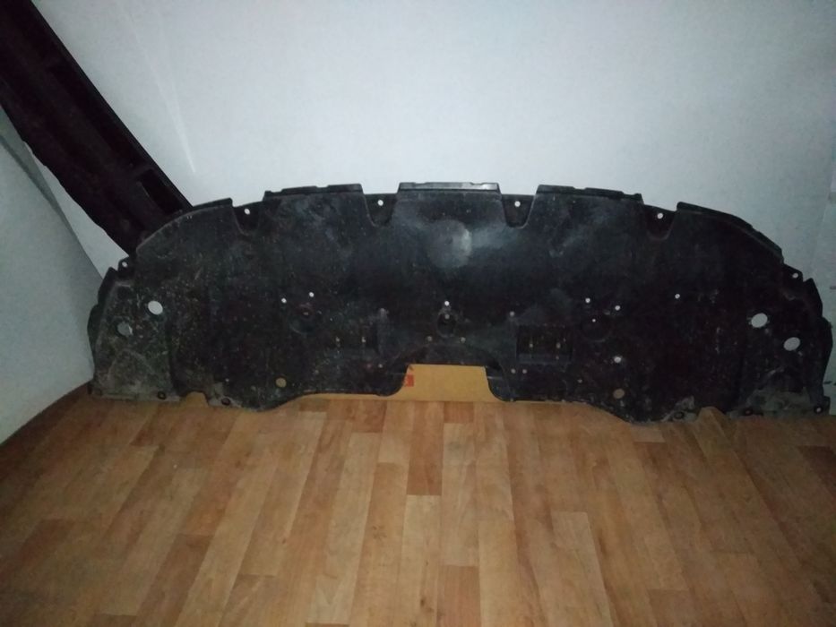 Пыльник переднего бампера камри70