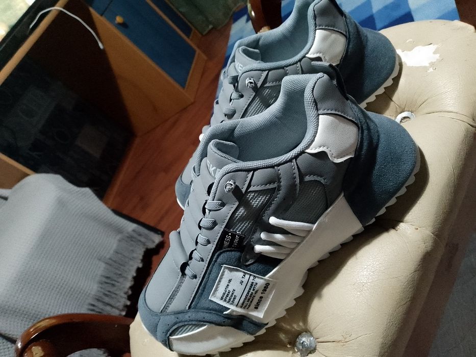 Продам кроссовки мужские