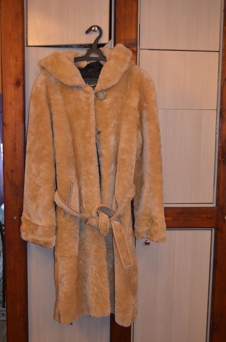 Продам мутоновую шубу