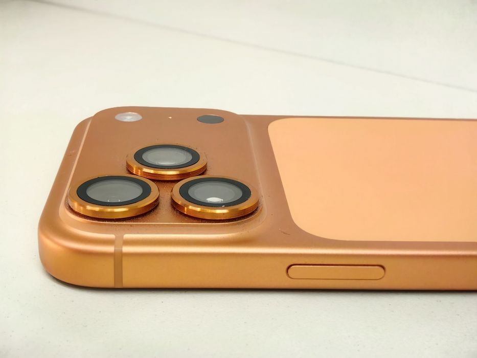 Хб! Iphone 17 Pro Max 256 11Цикъла Гаранция.