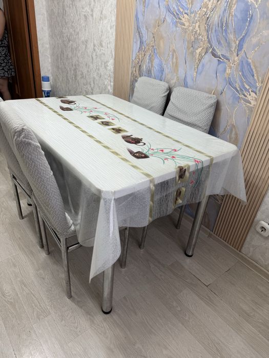 Продам стол со стульями!