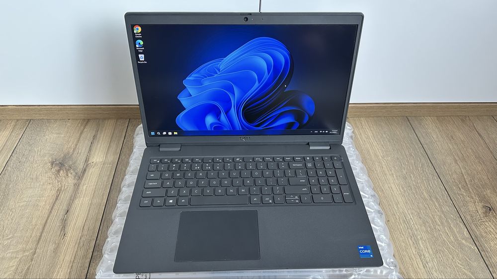 Лаптоп Dell Latitude 3520 FHD 15.6” Intel i5-1135G7 16GB RAM 240GB SSD