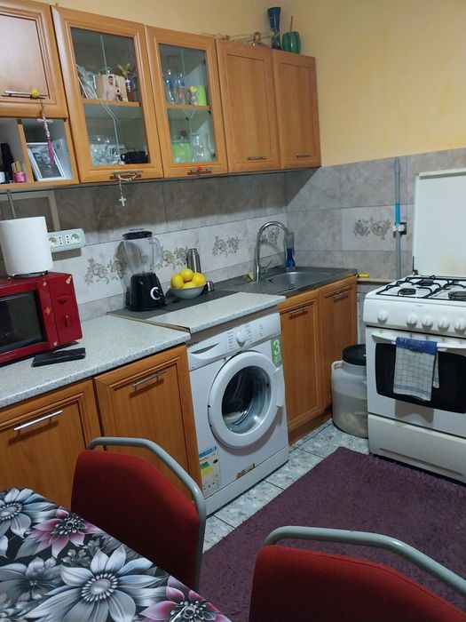 Vând garsonieră  mobilată