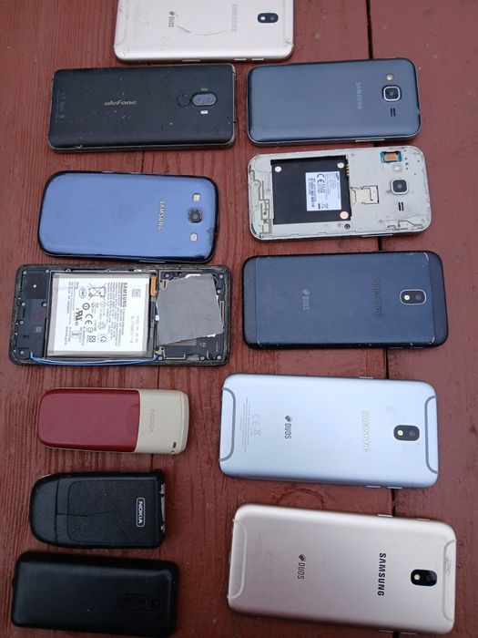 Telefoane vechi defecte