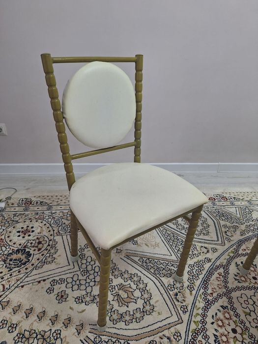 Продам стол со стульями в комплекте