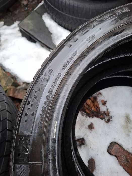 Vand 2 anvelope 245 45 19 bune de iarna dot  2020