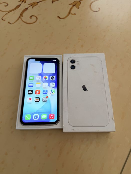 iPhone 11/128Gb - В отличном состоянии