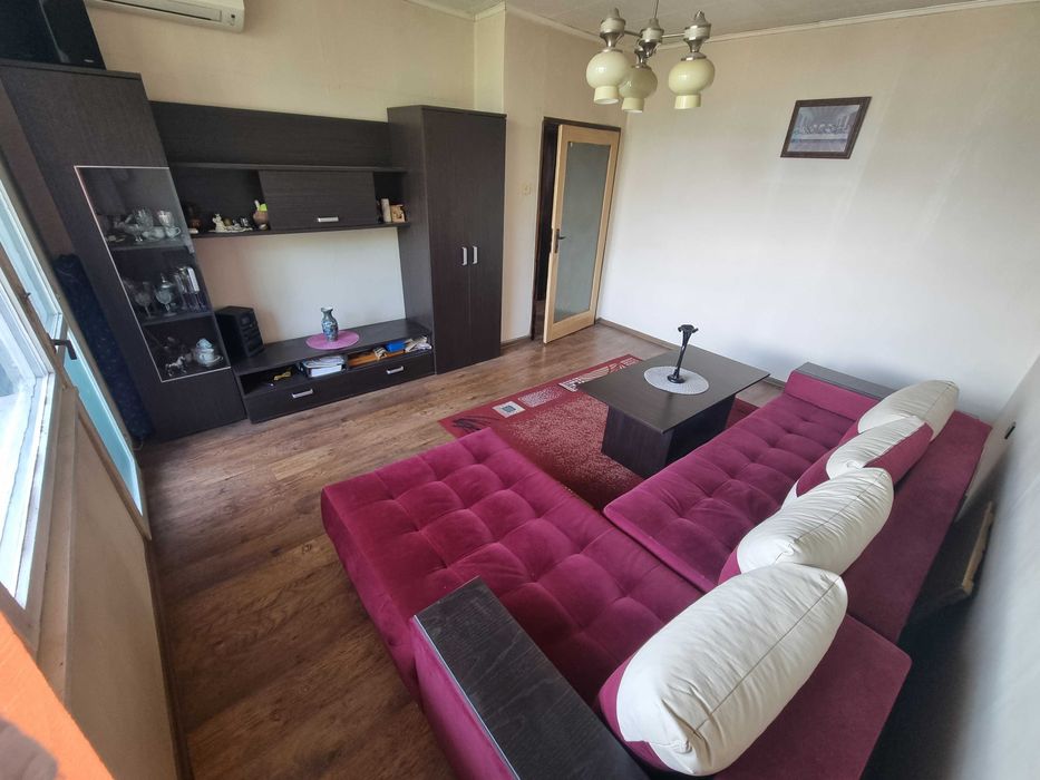 Тристаен апартамент за продажба на ул. „Илинден“, гр. Благоевград.