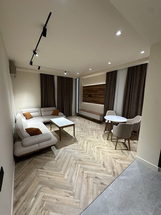 Аренда, Сдается квартира  2 комнатная с евро ремонтом  IT парк