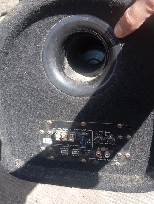 Продам собуфер с усилителем