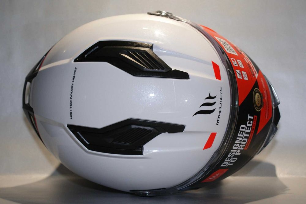 Чисто нова каска за мотор MT Helmerts Stinger 2 размер XL.