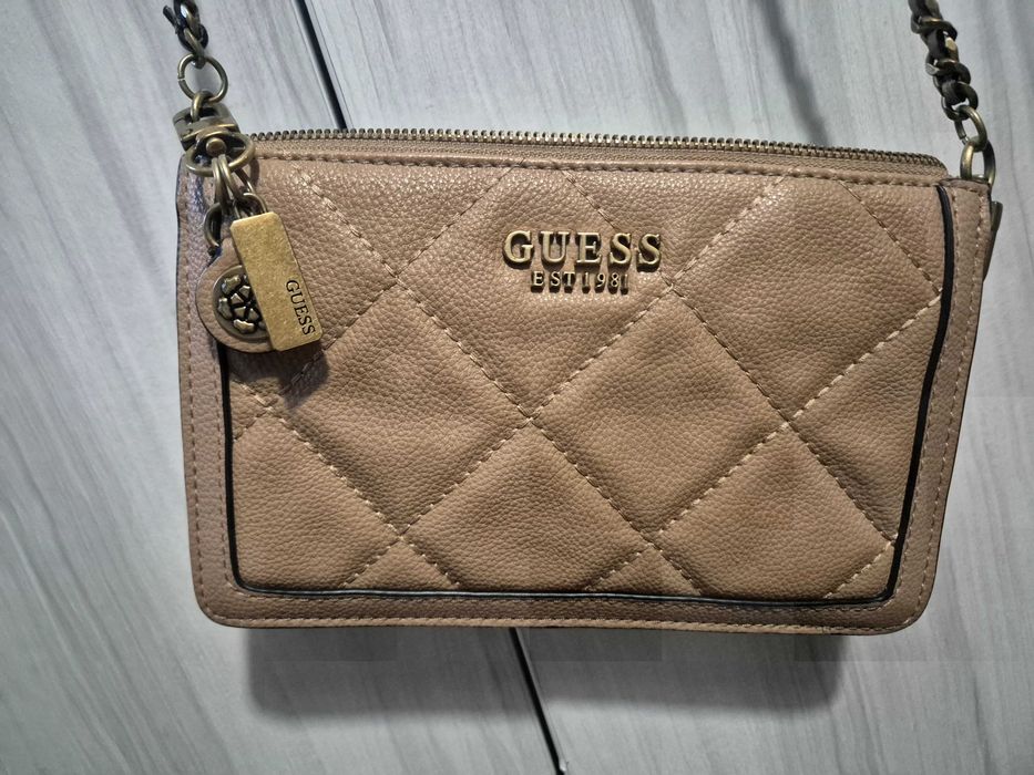 Чанта   Guess