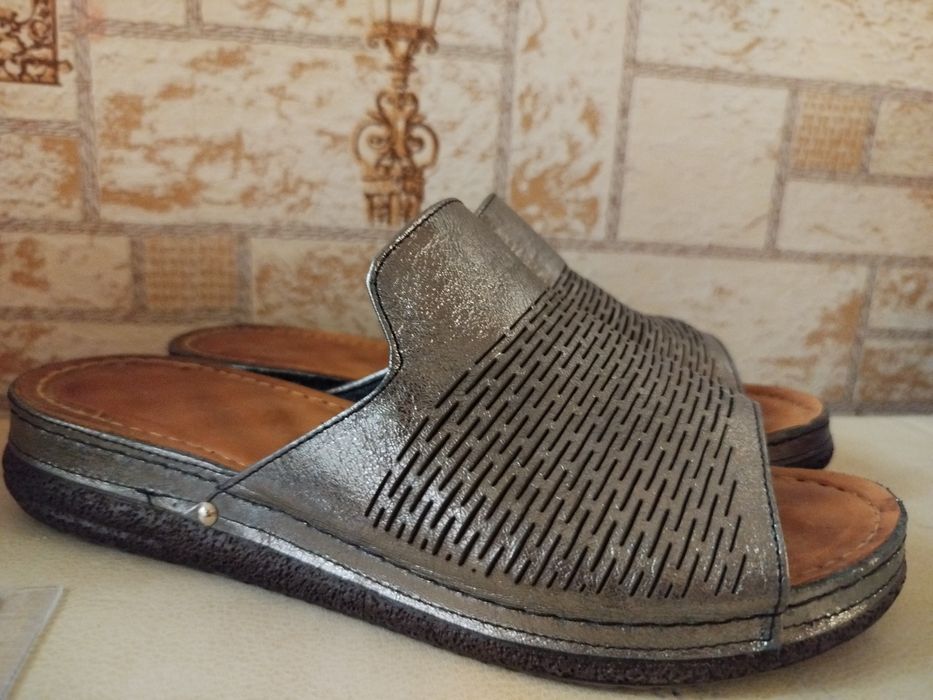 Продам женские шлепки