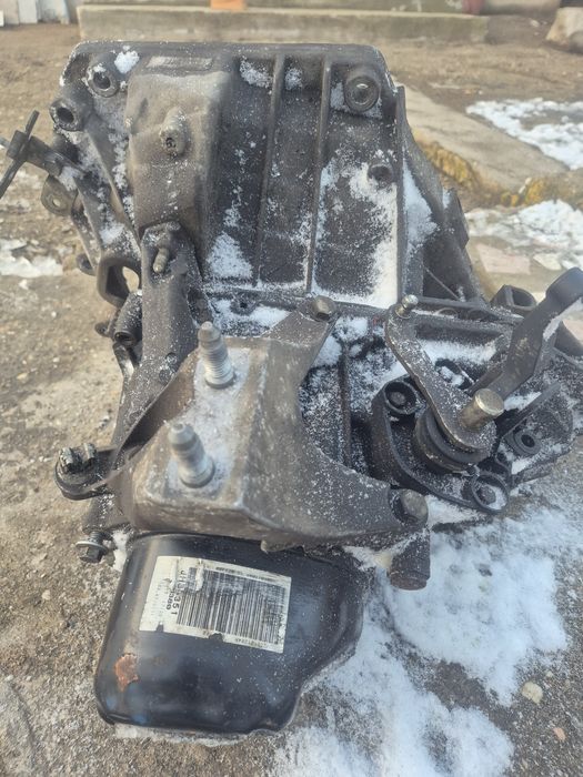 Cutie viteză dacia logan0.9 an 2018