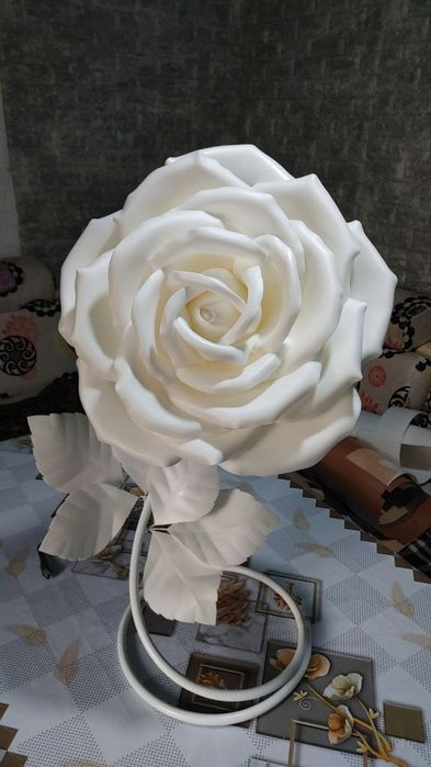 Роза декоративная интерьерная