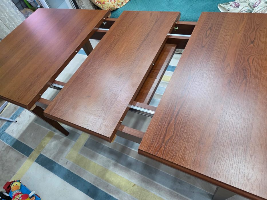 Продам стол выдвижной деревяный э