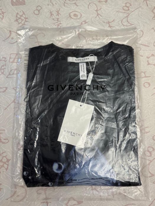 футболка givenchy