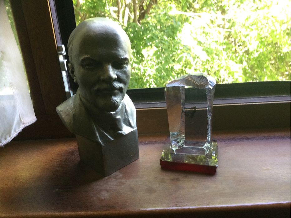 Продам бюст Ленина