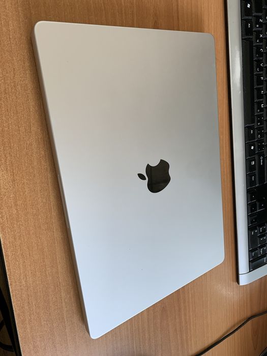 Macbook pro m5 16/512Gb Silver