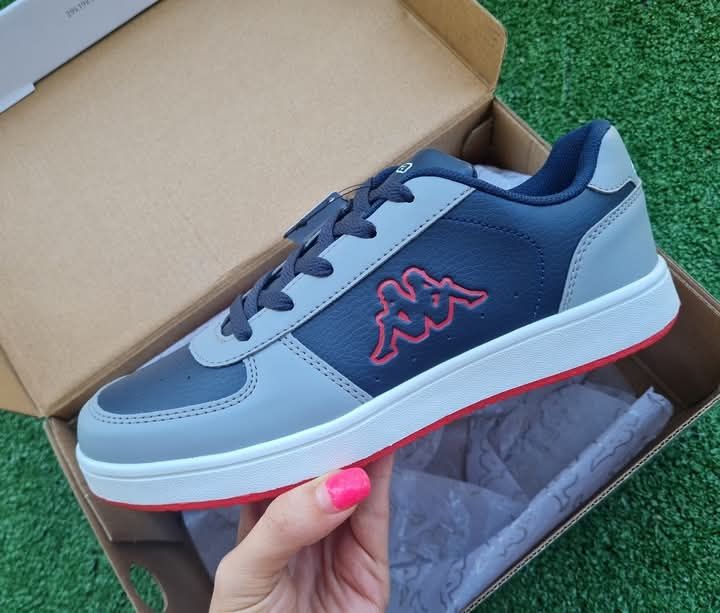 Чисто НОВИ Kappa 38номер 
Оригинални в кутия
ТОП Оферта 39,90лв.