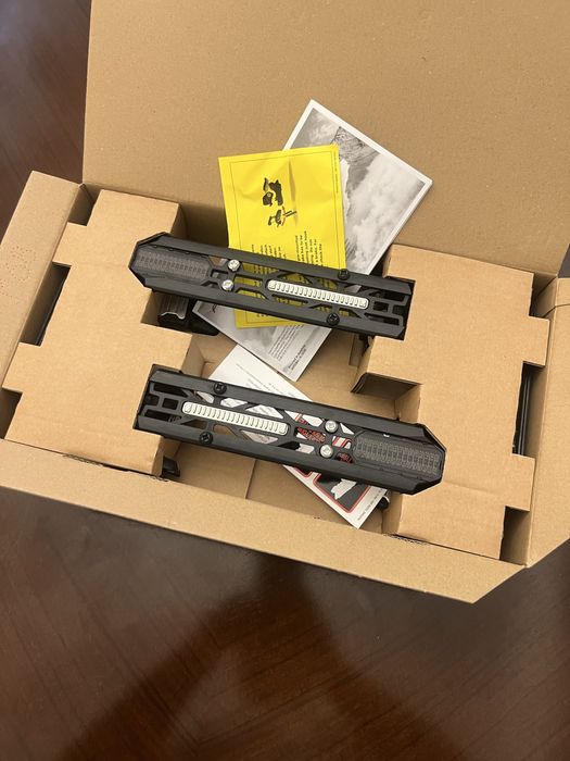 Legături de schi Fischer Attack 11 MN Demo