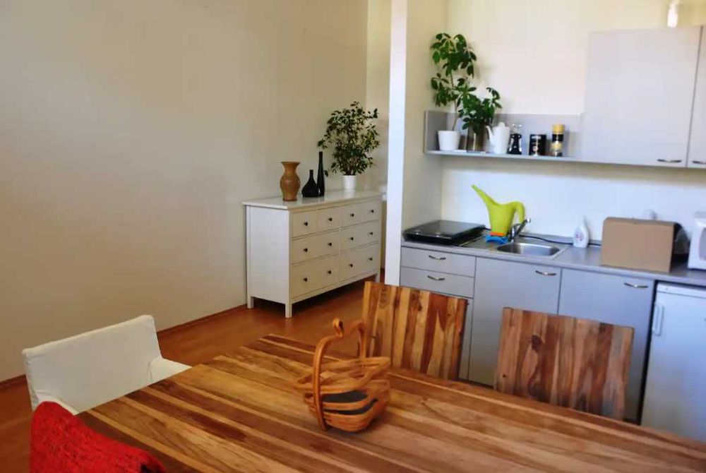 Дава се под наем Двустаен апартамент в Пловдив, Южен - 60 кв.м за 270.3 € - Снимка #2