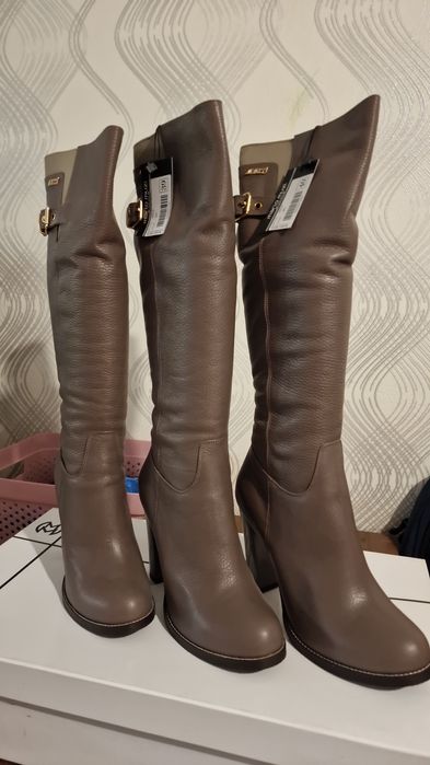 Новые зимние сапоги по скидке