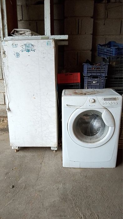 Холадилник советский средни тербует ремонта и стиралка да требует ремо