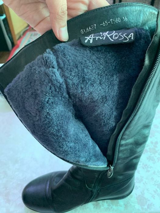 Женские зимние кожаные сапоги.