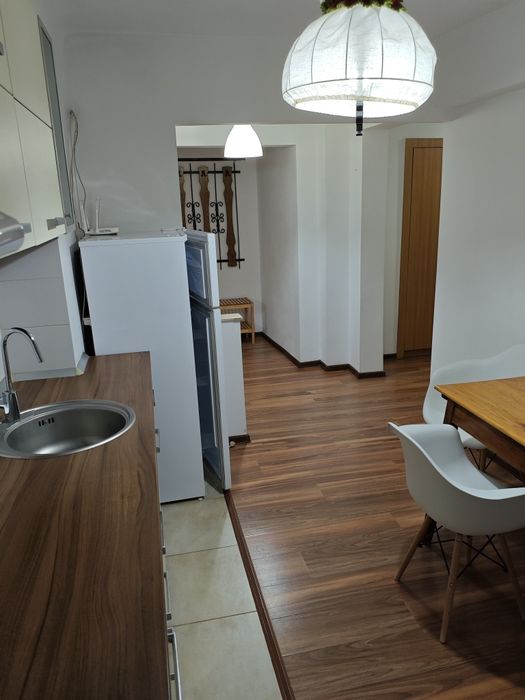 Apartament 3 camere   Păltiniș etaj 3
