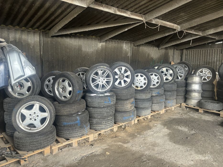 Капоты крылья фары диски бампера