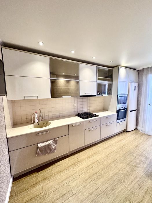 3 комнатная, Корчагина 122